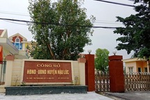 Phó Chủ tịch huyện bị bắt quả tang đang đánh bạc tại trụ sở ủy ban