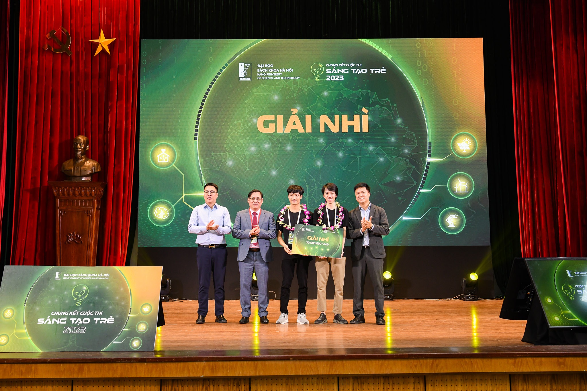 Từ sự kiện đêm kinh hoàng Rào Trăng 3, đến giải Nhì sáng tạo trẻ - 9 Từ sự kiện đêm kinh hoàng Rào Trăng 3, đến giải Nhì sáng tạo trẻ - 9