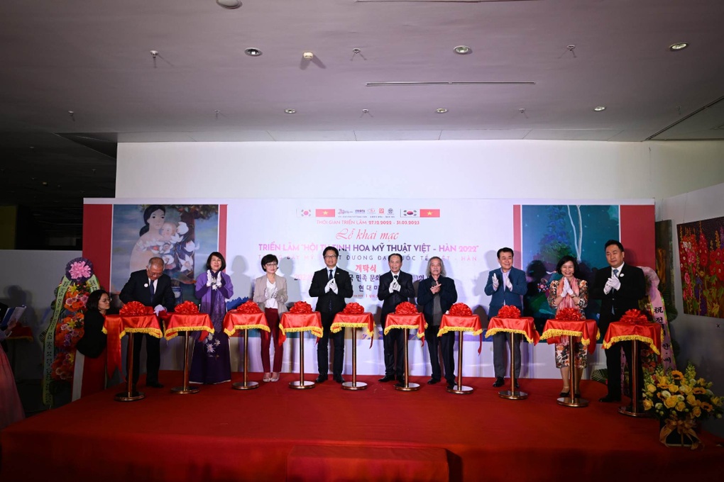 Khai mạc triển lãm Hội tụ tinh hoa mỹ thuật Việt - Hàn - 2 Khai mạc triển lãm Hội tụ tinh hoa mỹ thuật Việt - Hàn - 2