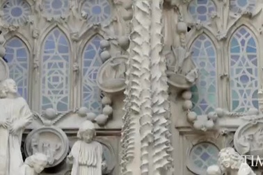 Nhà thờ suốt hơn trăm năm xây mãi chưa xong