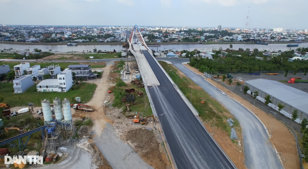 Vì sao chưa thể thông xe cầu 800 tỷ đồng ở Cần Thơ trước Tết? - 2 Vì sao chưa thể thông xe cầu 800 tỷ đồng ở Cần Thơ trước Tết? - 2
