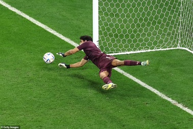 Tỏa sáng trước Tây Ban Nha, thủ môn Morocco đi vào lịch sử World Cup