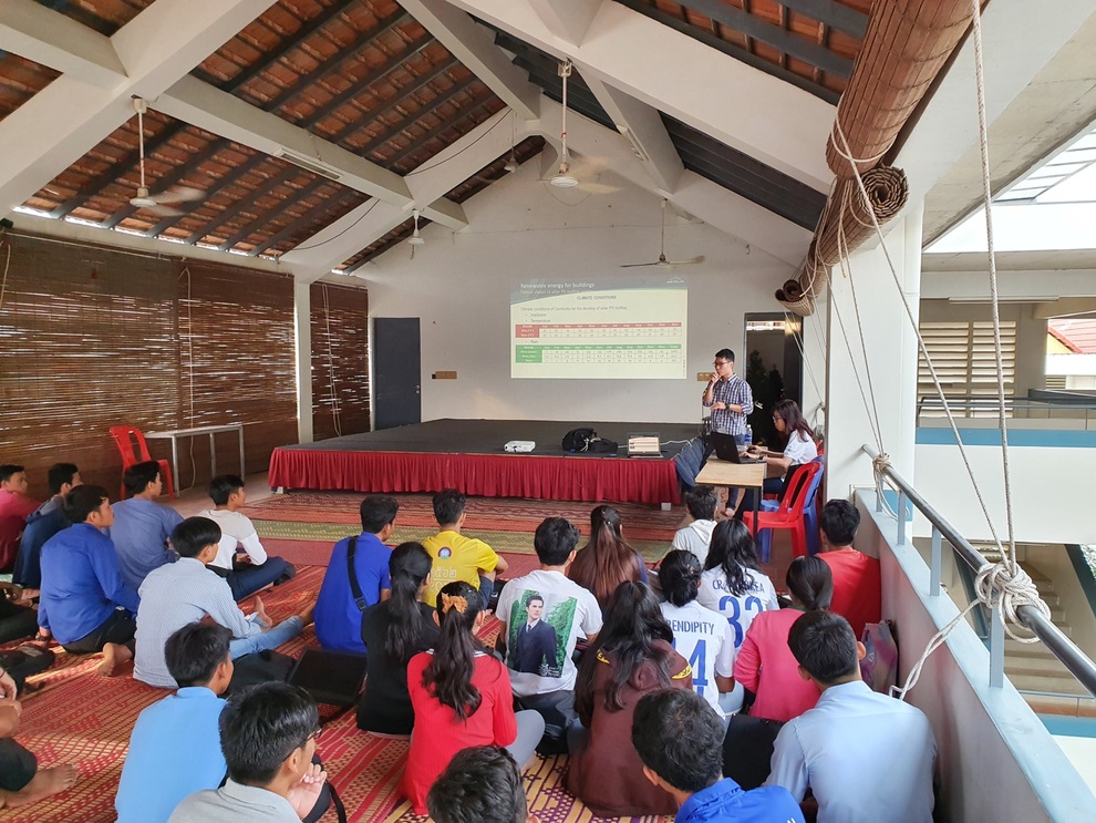 9X Nam Định mê điện gió, chinh phục thành công học bổng Chevening của Anh - 3 9X Nam Định mê điện gió, chinh phục thành công học bổng Chevening của Anh - 3