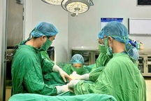 Cứu sản phụ máu phun thành vòi sau hút thai ở phòng khám tư