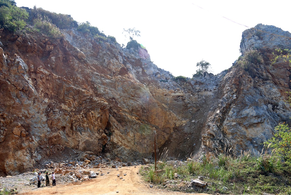 Một doanh nghiệp phải hoàn nguyên 9.700m3 khoáng sản - 1 Một doanh nghiệp phải hoàn nguyên 9.700m3 khoáng sản - 1