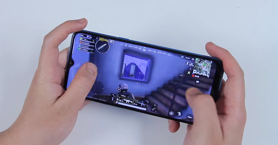 Sở hữu cấu hình khủng, bảo sao Realme C3 không làm game thủ mê mẩn - 2 Sở hữu cấu hình khủng, bảo sao Realme C3 không làm game thủ mê mẩn - 2