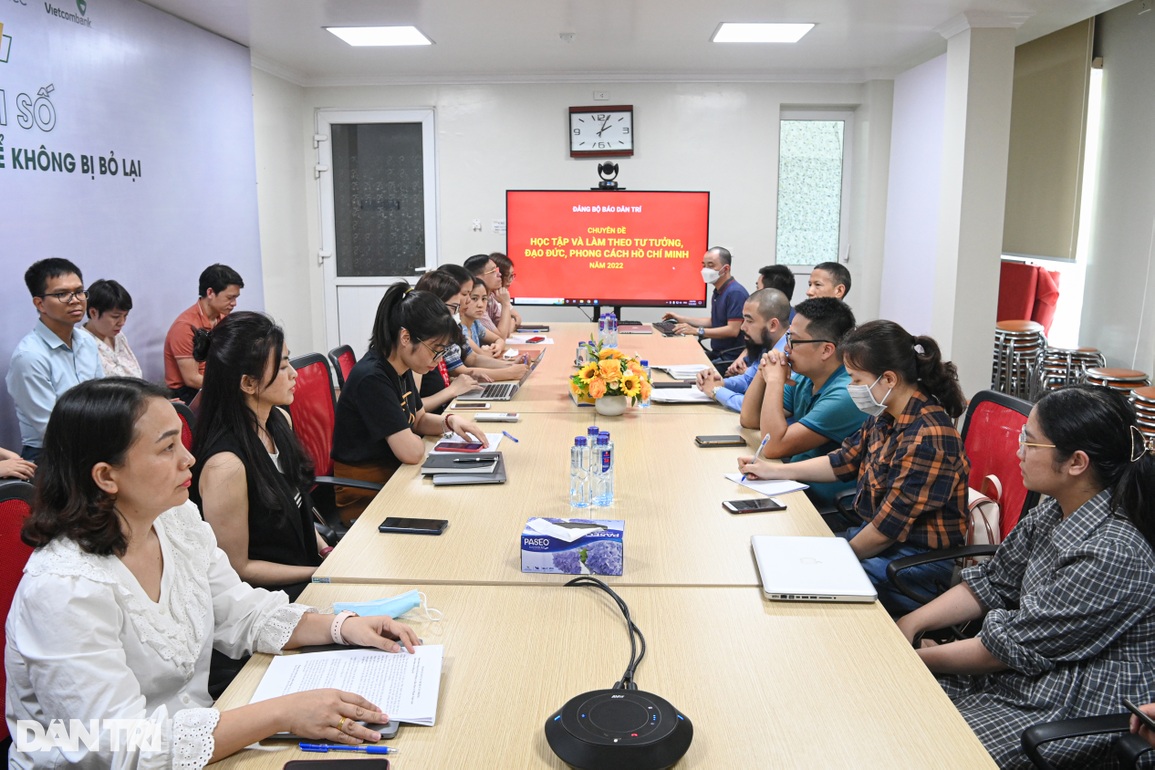 Học tập và làm theo Bác từ những việc nhỏ, gắn với nhiệm vụ chuyên môn - 2 Học tập và làm theo Bác từ những việc nhỏ, gắn với nhiệm vụ chuyên môn - 2