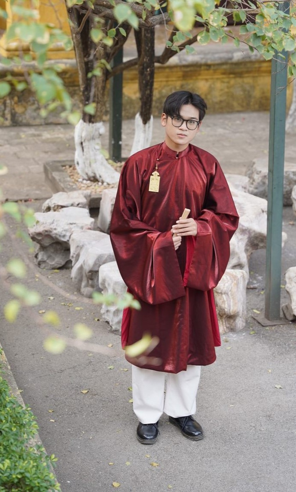 Nam vương Đại học Bách Khoa tập dựa lưng vào tường 30 phút để lấy dáng - 5 Nam vương Đại học Bách Khoa tập dựa lưng vào tường 30 phút để lấy dáng - 5