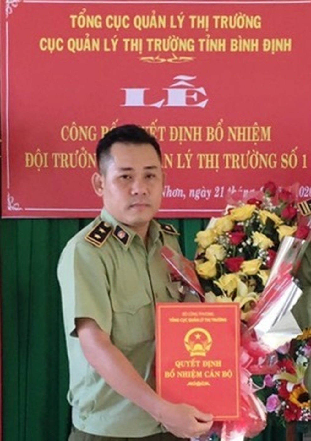 Kỷ luật Đội trưởng quản lý thị trường vòi vĩnh lái xe chở hàng lậu - 1 Kỷ luật Đội trưởng quản lý thị trường vòi vĩnh lái xe chở hàng lậu - 1