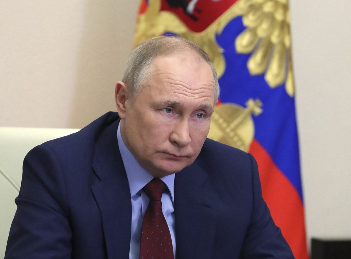 Tổng thống Putin yêu cầu lính Ukraine ở Azovstal đầu hàng - 1 Tổng thống Putin yêu cầu lính Ukraine ở Azovstal đầu hàng - 1
