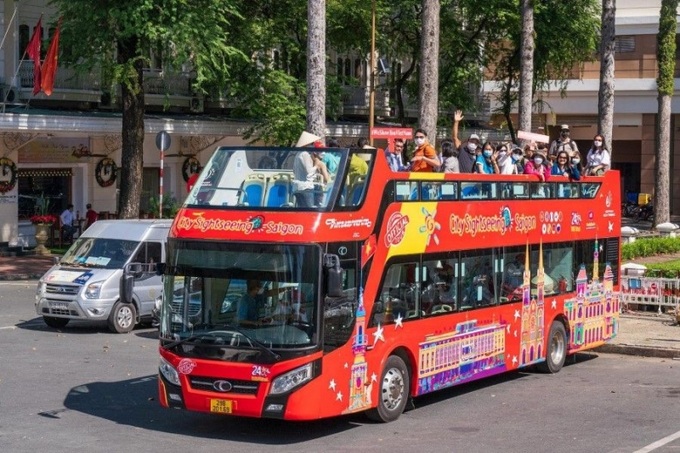 UBND tỉnh Lâm Đồng vừa phê duyệt, đồng ý cho triển khai thí điểm “Tuyến City Tour - Thành phố ngàn hoa” bằng xe ô tô buýt mui trần.