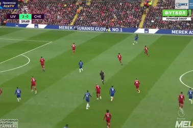 Hazard dứt điểm bằng "ống đồng" lỡ cơ hội ghi bàn vào lưới Liverpool