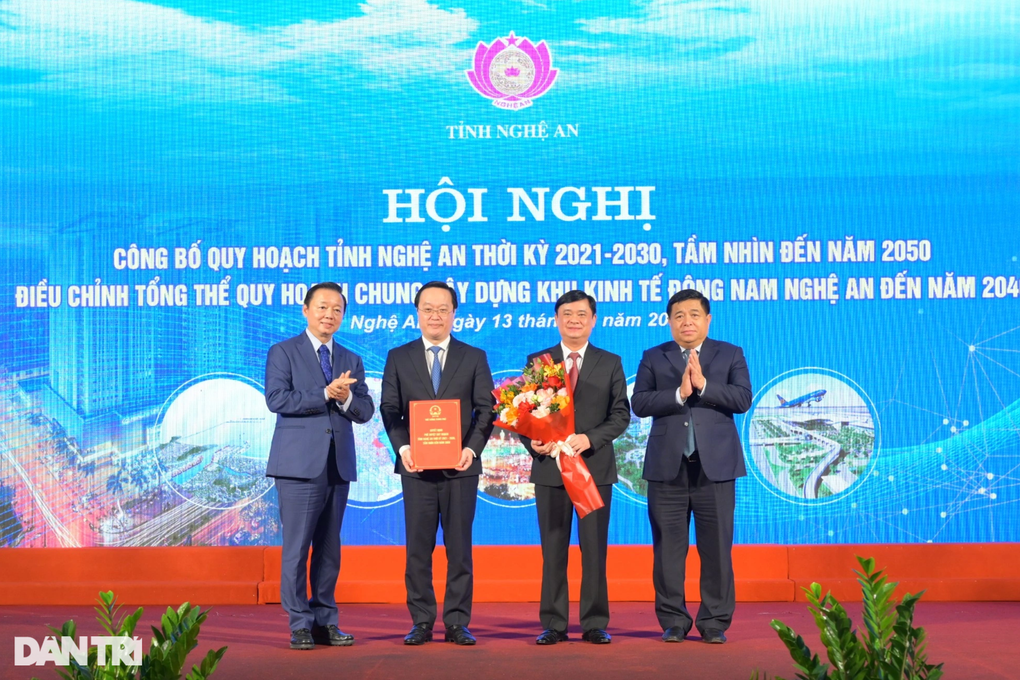 Nhân lực chất lượng cao là nguồn lực chính để Nghệ An quy hoạch thành công - 4 Nhân lực chất lượng cao là nguồn lực chính để Nghệ An quy hoạch thành công - 4