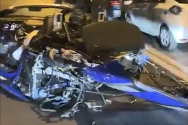 Thuê xe Audi R8 mui trần cho đám cưới và cái kết tan nát