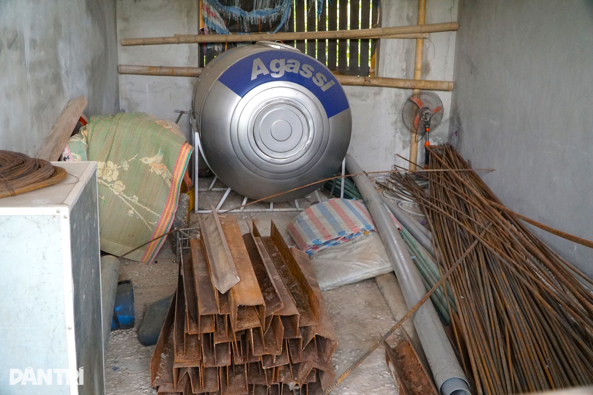 Dự án trường mầm non gần 30 tỷ đồng ở Thanh Hóa dang dở, cỏ dại mọc um tùm - 9