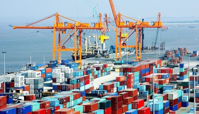 8 tháng đầu năm: Việt Nam xuất siêu đạt gần 12 tỷ USD - Ảnh 1. 8 tháng đầu năm: Việt Nam xuất siêu đạt gần 12 tỷ USD - Ảnh 1.