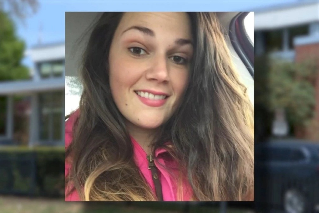 Nữ giáo viên bị tố quấy rối và đưa chất kích thích cho nam sinh - 1 Nữ giáo viên bị tố quấy rối và đưa chất kích thích cho nam sinh - 1