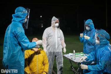 TPHCM: Trắng đêm xét nghiệm 50.000 người Gò Vấp tìm chuỗi lây ở hội thánh