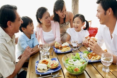 Ấm áp bữa cơm gia đình