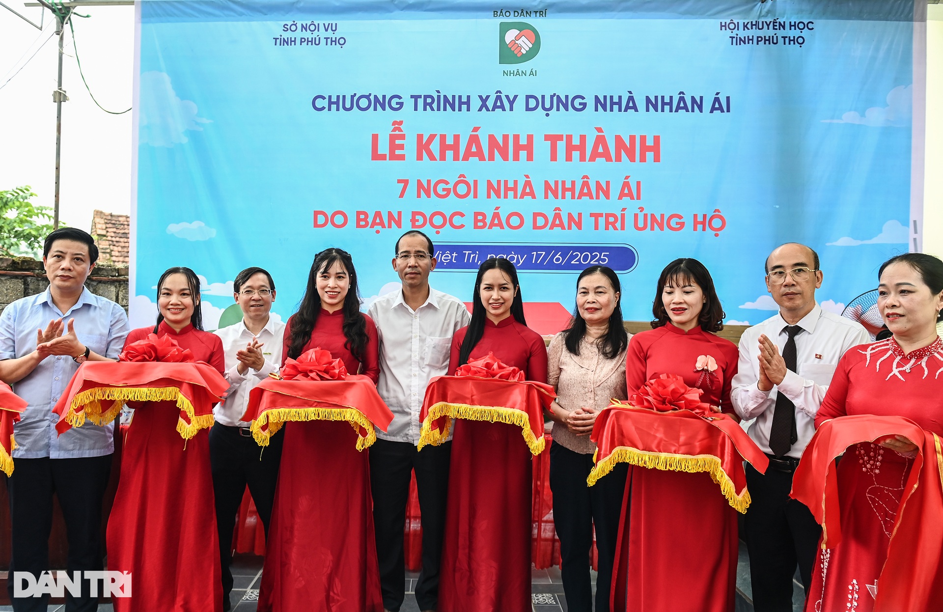 Khánh thành 7 nhà Nhân ái, ấm lòng người nghèo vùng đất Tổ Phú Thọ - 4 Khánh thành 7 nhà Nhân ái, ấm lòng người nghèo vùng đất Tổ Phú Thọ - 4