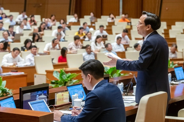 "Không quyền anh quyền tôi, nhận việc vì lợi ích chung"