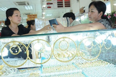 Vàng sẽ còn sốt?