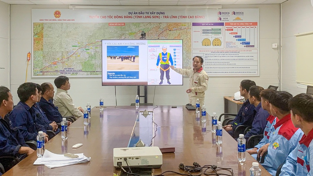 Tập đoàn Đèo Cả tạo cơ hội thực chiến cho sinh viên ngành giao thông vận tải - 1 Tập đoàn Đèo Cả tạo cơ hội thực chiến cho sinh viên ngành giao thông vận tải - 1