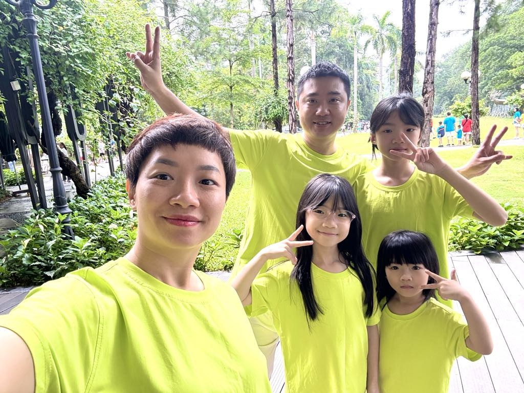 Chuyện tình của cặp đôi sinh cùng ngày, tháng, năm và cùng một nhà hộ sinh - 8 Chuyện tình của cặp đôi sinh cùng ngày, tháng, năm và cùng một nhà hộ sinh - 8