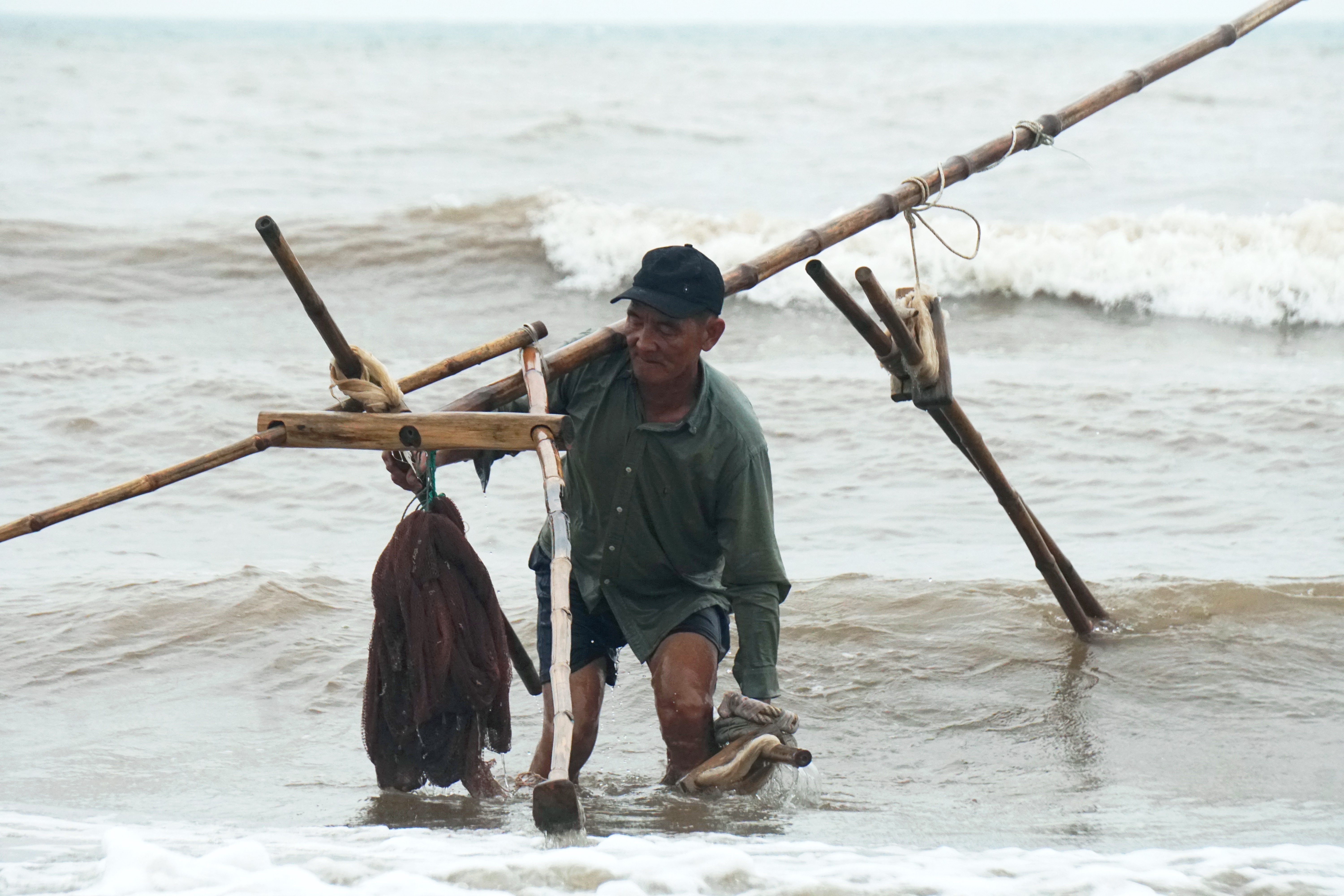 Độc chiêu nối dài đôi chân của ngư dân khi mưu sinh - 10 Độc chiêu nối dài đôi chân của ngư dân khi mưu sinh - 10