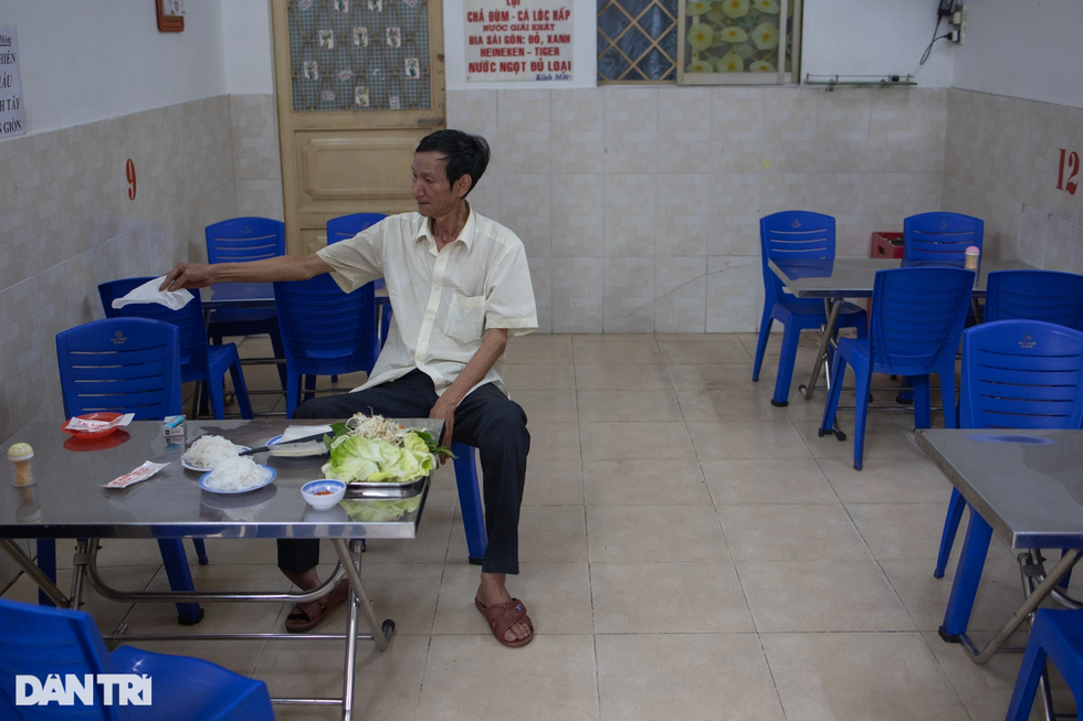 Người sửa sách cũ cuối cùng ở Sài Gòn - 11 Người sửa sách cũ cuối cùng ở Sài Gòn - 11
