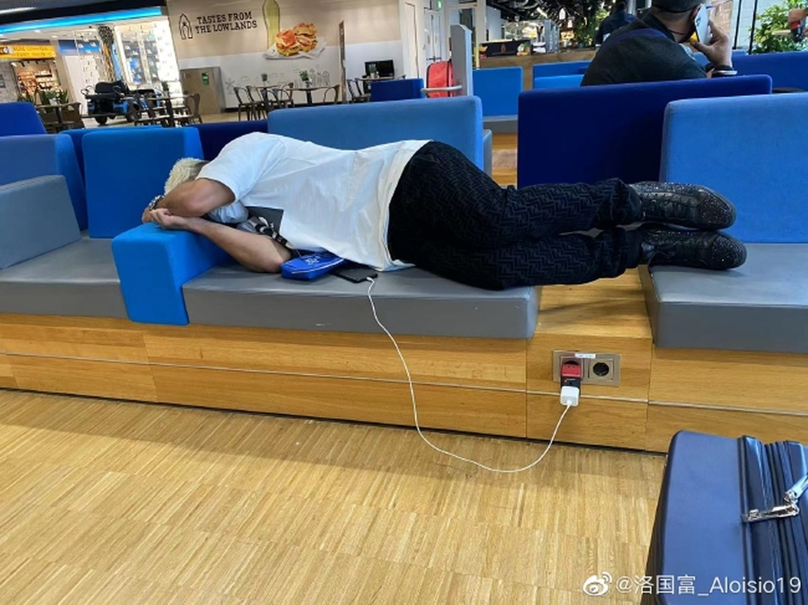 Tuyển Trung Quốc chốt đội hình gặp tuyển Việt Nam: Bất ngờ lớn! - 2 Tuyển Trung Quốc chốt đội hình gặp tuyển Việt Nam: Bất ngờ lớn! - 2