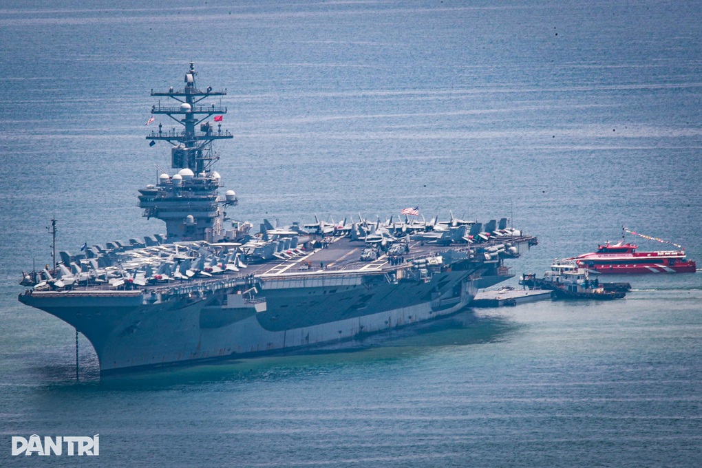 Tàu sân bay USS Ronald Reagan của Mỹ thăm Đà Nẵng - 1