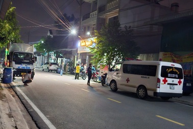 Tài xế xe thư báo chết trong tư thế treo cổ ở phòng trọ