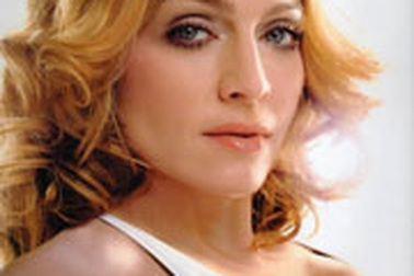 Madonna biện hộ cho hành động báng bổ