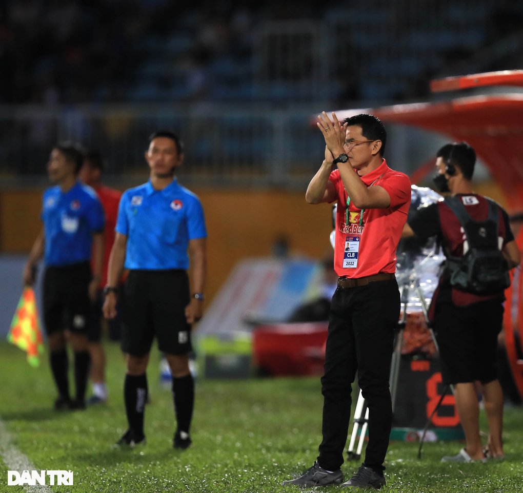 HLV Kiatisuk quyết thay đổi khả năng dứt điểm của Văn Toàn - 3 HLV Kiatisuk quyết thay đổi khả năng dứt điểm của Văn Toàn - 3