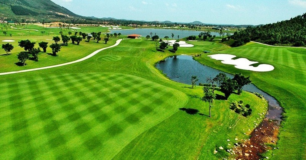 Các sân golf ở Vĩnh Phúc được đón khách ngoài tỉnh đã tiêm vắc xin Covid-19 - 1 Các sân golf ở Vĩnh Phúc được đón khách ngoài tỉnh đã tiêm vắc xin Covid-19 - 1