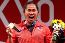 VĐV Philippines mừng phát khóc khi giành huy chương vàng lịch sử ở Olympic
