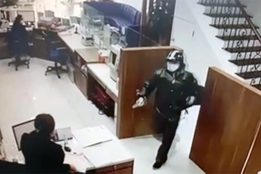 Kế hoạch "suýt hoàn hảo" của hai kẻ cướp ngân hàng ở Hà Nội
