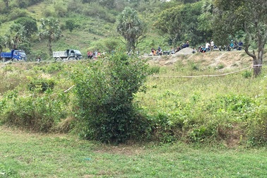 Cô gái chăn dê trên núi bị nghi hiếp dâm và giết chết