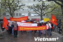 Biểu tình tại Zurich phản đối hành động của Trung Quốc ở Biển Đông