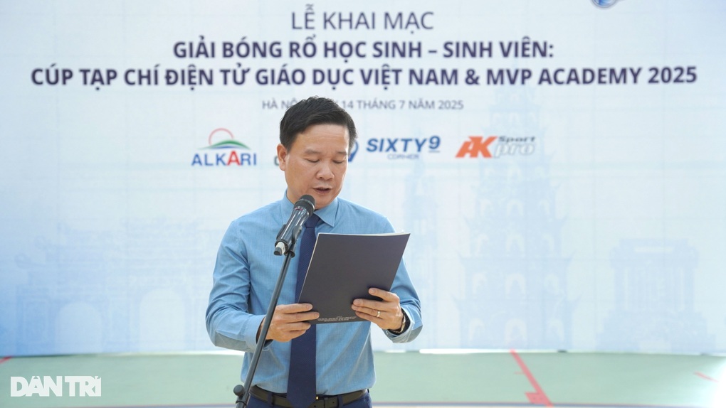 More than 700 athletes compete at the Hanoi Student Basketball Tournament 2025 - 1 Hơn 700 VĐV tranh tài tại giải Bóng rổ Học sinh - Sinh viên Hà Nội 2025 - 1