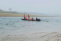 Xuyên đêm tìm kiếm 2 cháu bé mất tích khi tắm sông