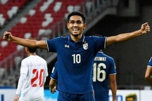 "Hủy diệt" Myanmar 4-0, Thái Lan vươn lên đầu bảng ở AFF Cup 2020