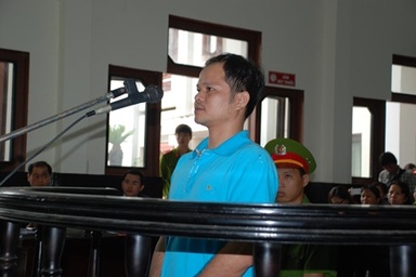 Xét xử sơ thẩm vụ “con ruồi giá 500 triệu đồng”