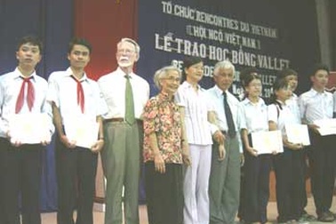 Nghệ An: 140 học sinh, sinh viên nhận học bổng Odon Vallet 