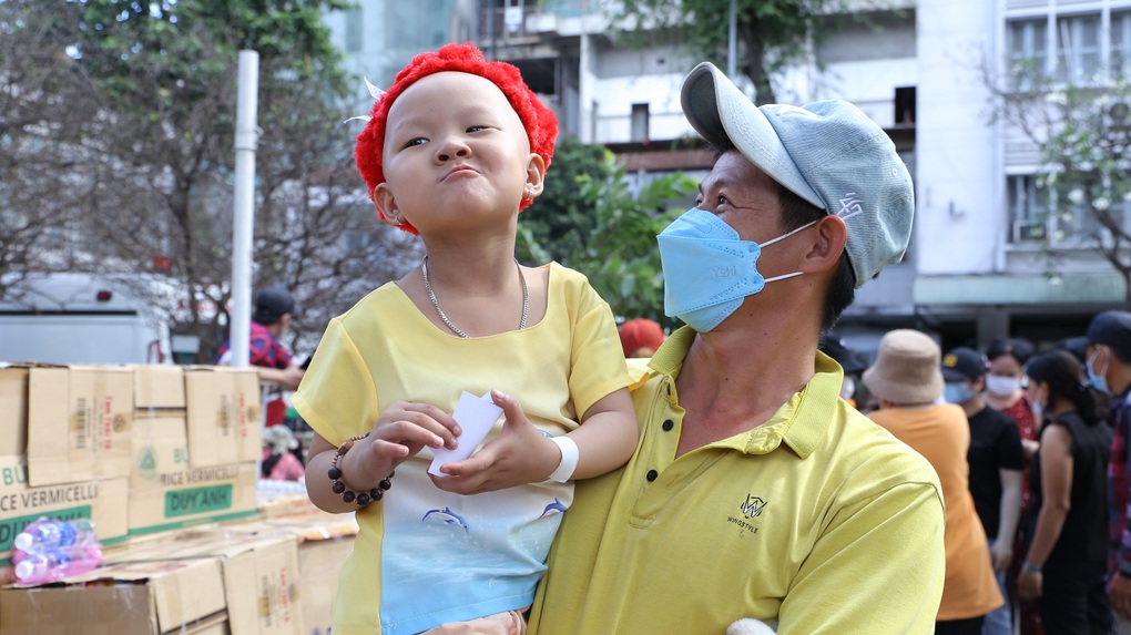 Ước mơ Tết nghẹn đắng của bệnh nhi ung thư 4 tuổi - 3 Ước mơ Tết nghẹn đắng của bệnh nhi ung thư 4 tuổi - 3