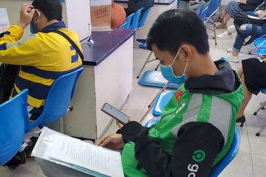 Lao động tính "nhảy việc" khi thu nhập giảm sâu do Covid-19