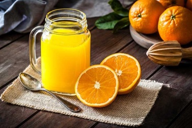 Thời điểm uống nước cam không tốt cho cơ thể