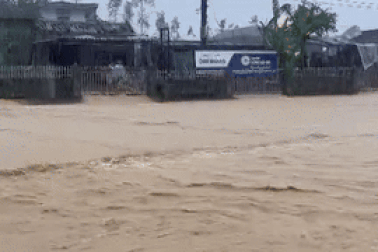 Hà Tĩnh mưa lớn, chính quyền khuyến cáo người dân hạn chế ra ngoài