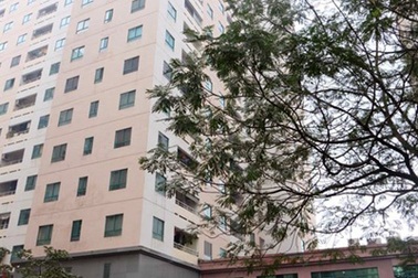 Hà Nội: Người đàn ông ngoại quốc rơi từ tầng 14 chung cư